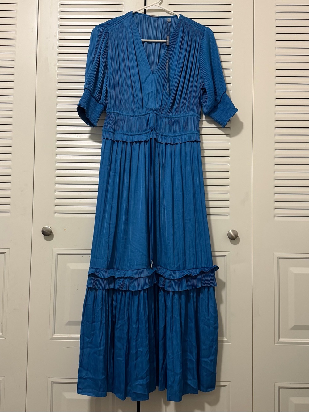Elie Tahari Pleated V-Neck Tiered Dress in Steel Blue Size S
